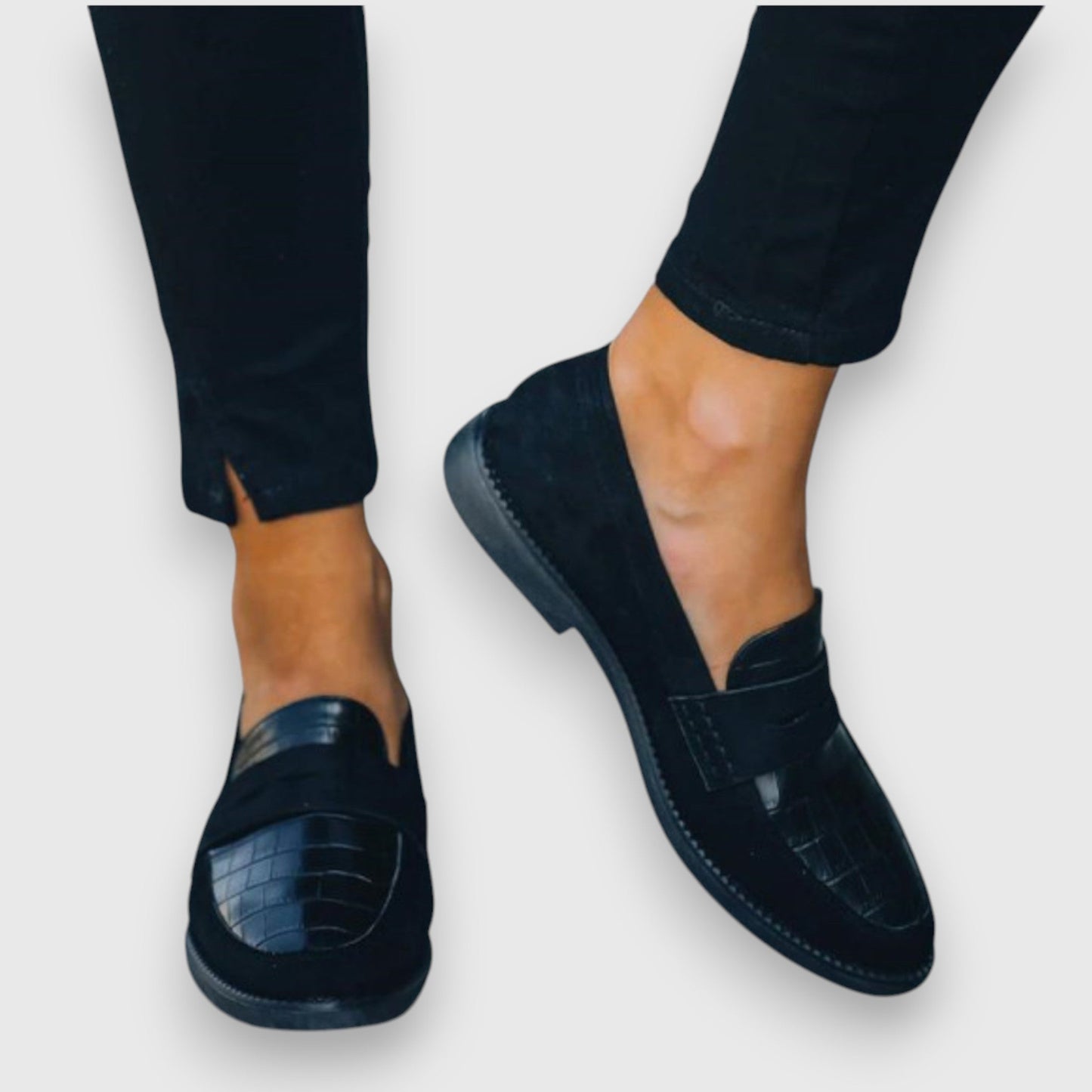 Sara – Moccasin