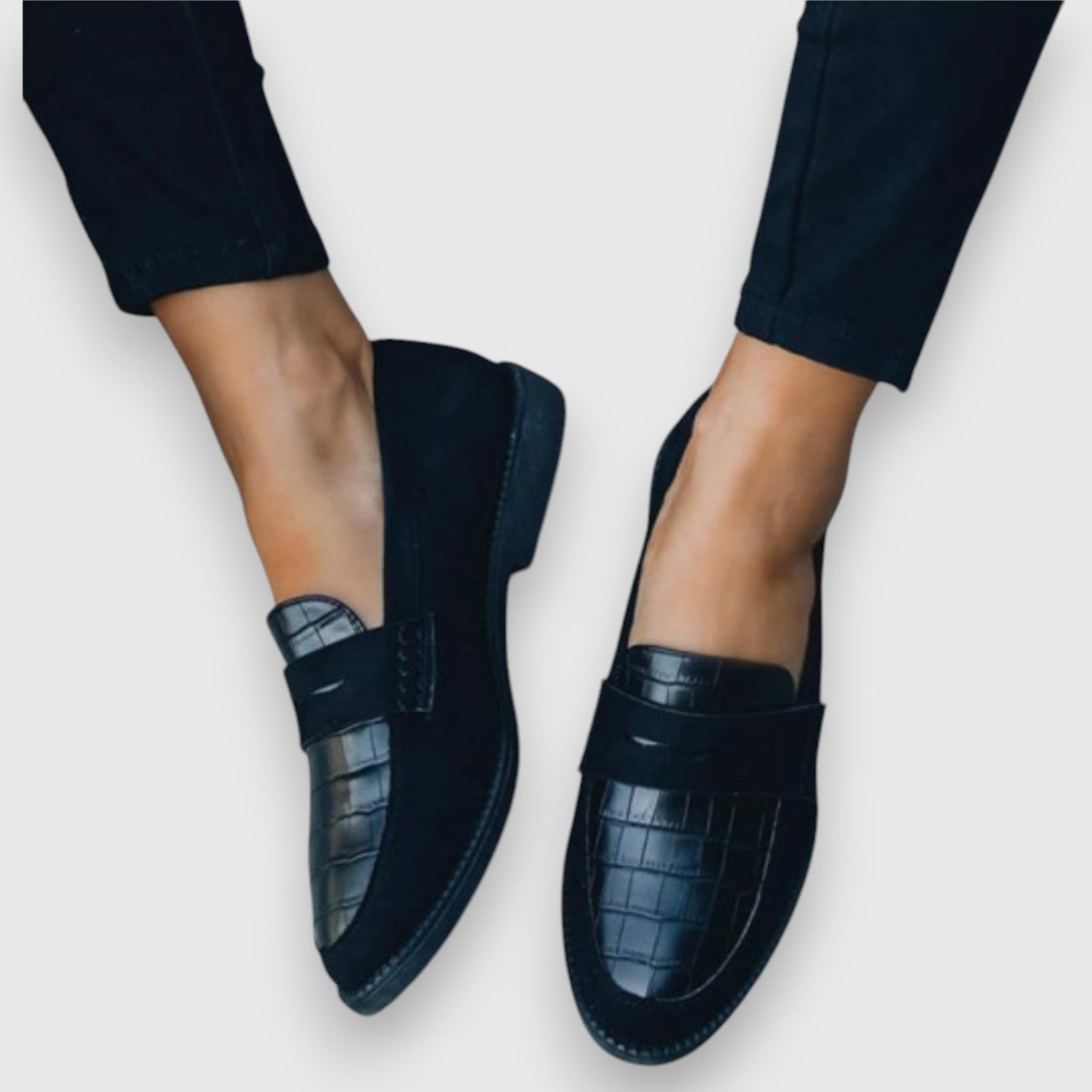 Sara – Moccasin